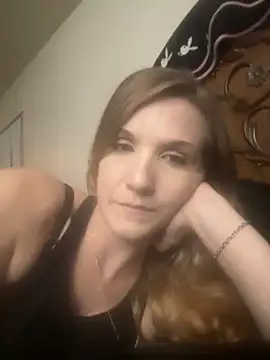 Snapshot of Kitty_DaCocks chatting on 10/31/25, 02:01 Kitty DaCocks online show from 10/31/25, 02:01