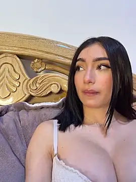 Maddy Jones online show from 05/08/26, 02:17