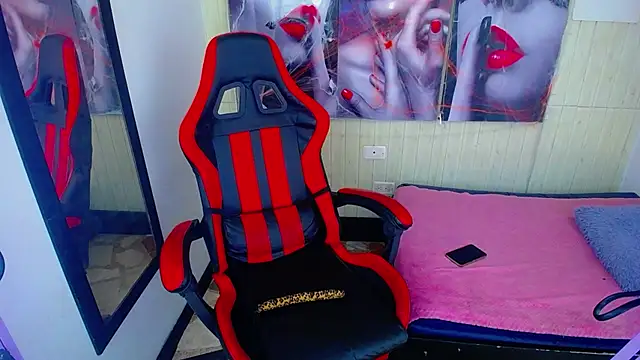 Anniee x online show from 10/28/25, 01:03