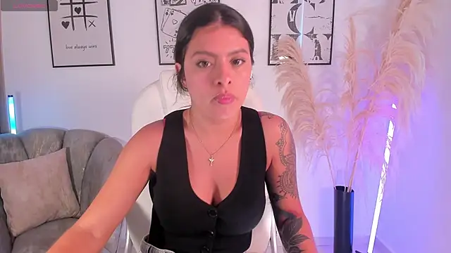 NiiaEvanss online show from 10/02/25, 03:30