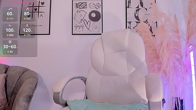 NiiaEvanss online show from 11/10/25, 01:21