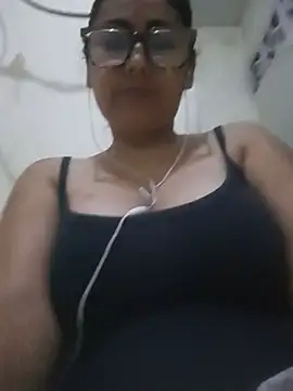 Snapshot of acuarela chatting on 01/10/25, 05:26 acuarela online show from 01/10/25, 05:26