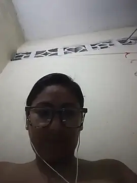 Snapshot of acuarela chatting on 01/11/25, 05:10 acuarela online show from 01/11/25, 05:10