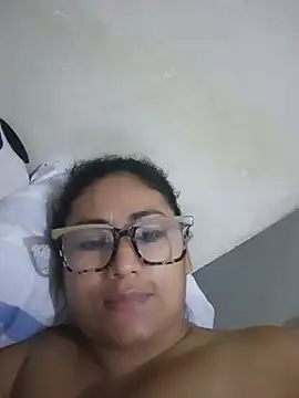 Snapshot of acuarela chatting on 01/15/25, 02:46 acuarela online show from 01/15/25, 02:46