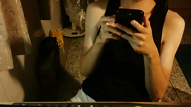 KYU890428 online show from 10/25/25, 04:24