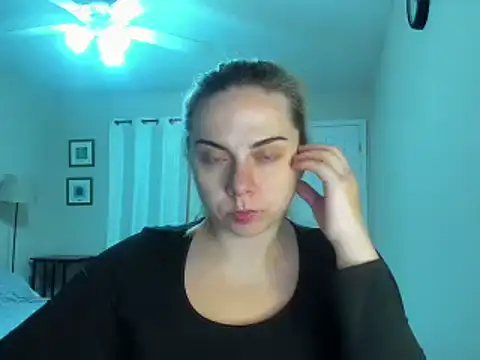 Snapshot of HappyIva chatting on 09/26/25, 05:44 HappyIva online show from 09/26/25, 05:44