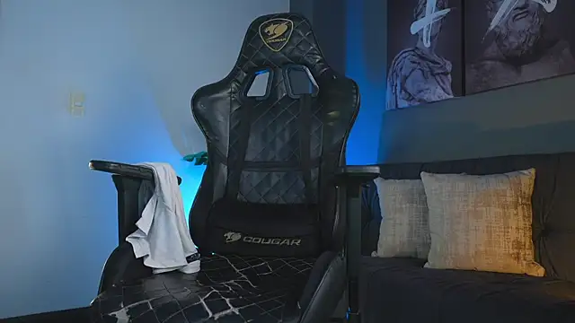 Snapshot of kevin_montoya chatting on 11/08/25, 02:50 kevin montoya online show from 11/08/25, 02:50