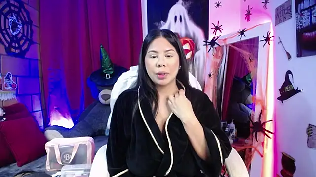 downsonMia online show from 10/30/25, 10:06