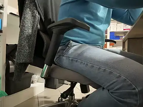 Snapshot of stefanosk chatting on 01/04/25, 06:52 stefanosk online show from 01/04/25, 06:52