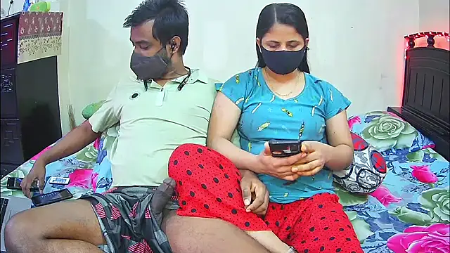 Snapshot of Hot_Nila chatting on 12/15/25, 03:11 Hot Nila online show from 12/15/25, 03:11