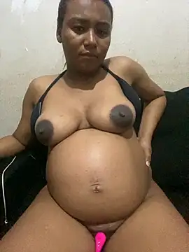 Snapshot of Mariaapimentinha chatting on 10/17/25, 01:53 Mariaapimentinha online show from 10/17/25, 01:53