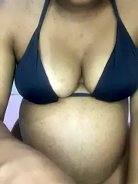 Snapshot of Mariaapimentinha chatting on 12/16/25, 12:04 Mariaapimentinha online show from 12/16/25, 12:04