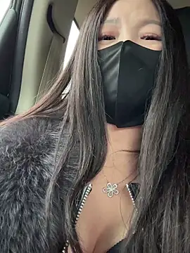 SSSniang- online show from 11/18/25, 12:20