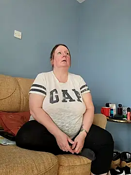 Snapshot of curvy_girl71 chatting on 03/20/25, 01:48 curvy girl71 online show from 03/20/25, 01:48