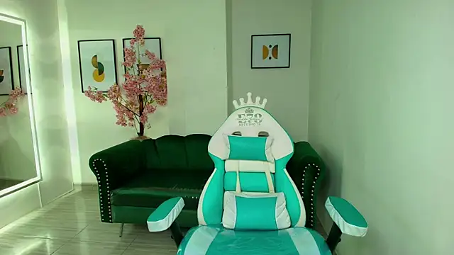 Snapshot of Arianna_sweeet chatting on 11/13/25, 03:27 Arianna sweeet online show from 11/13/25, 03:27