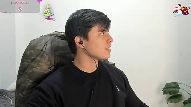 Snapshot of Thom_Ohtani chatting on 11/06/25, 07:59 Thom Ohtani online show from 11/06/25, 07:59