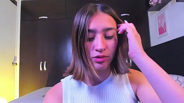 Snapshot of irirs_rouse chatting on 01/13/25, 11:19 irirs rouse online show from 01/13/25, 11:19