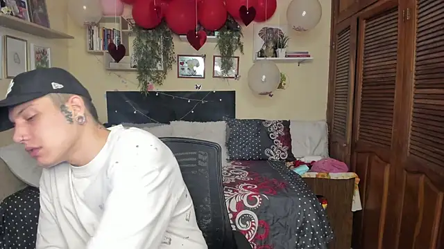 Blondandtattoofaced online show from 02/23/25, 03:24