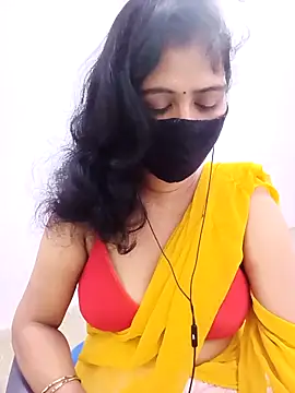 Snapshot of Lucky-Deepthi chatting on 10/15/25, 10:21 Lucky-Deepthi online show from 10/15/25, 10:21