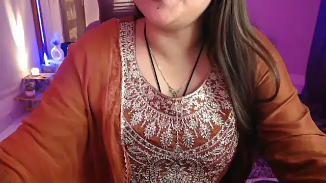 Snapshot of Mitikaa chatting on 01/06/26, 01:48 Mitikaa online show from 01/06/26, 01:48