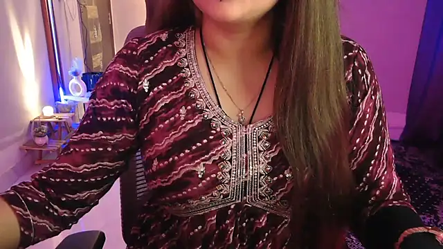 Snapshot of Mitikaa chatting on 01/07/26, 06:43 Mitikaa online show from 01/07/26, 06:43