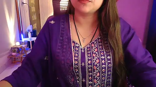 Snapshot of Mitikaa chatting on 02/26/26, 01:10 Mitikaa online show from 02/26/26, 01:10
