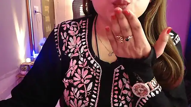 Snapshot of Mitikaa chatting on 02/28/26, 01:23 Mitikaa online show from 02/28/26, 01:23