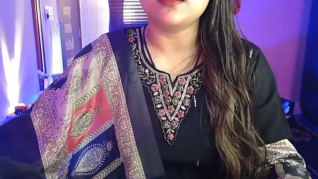 Snapshot of Mitikaa chatting on 03/15/26, 01:06 Mitikaa online show from 03/15/26, 01:06