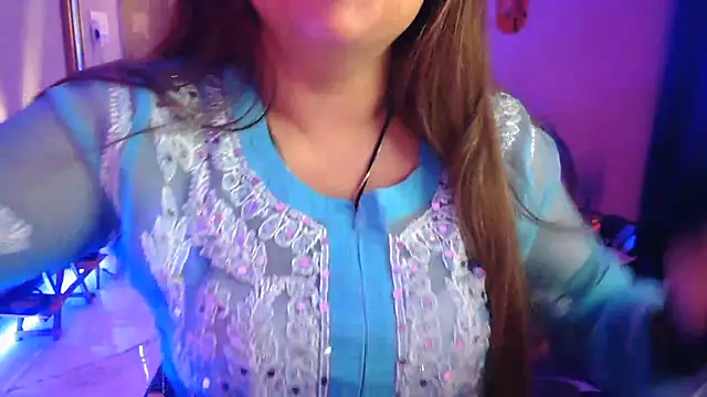 Snapshot of Mitikaa chatting on 03/20/26, 01:27 Mitikaa online show from 03/20/26, 01:27