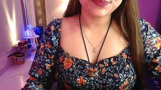 Snapshot of Mitikaa chatting on 05/05/26, 01:41 Mitikaa online show from 05/05/26, 01:41