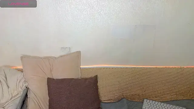 Snapshot of emilytrays chatting on 02/03/26, 01:48 emilytrays online show from 02/03/26, 01:48