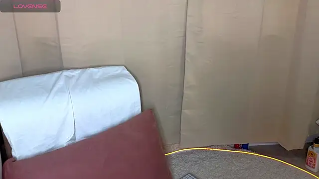Snapshot of emilytrays chatting on 03/19/26, 12:31 emilytrays online show from 03/19/26, 12:31