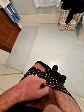 Snapshot of ziotony98 chatting on 01/18/25, 11:11 ziotony98 online show from 01/18/25, 11:11