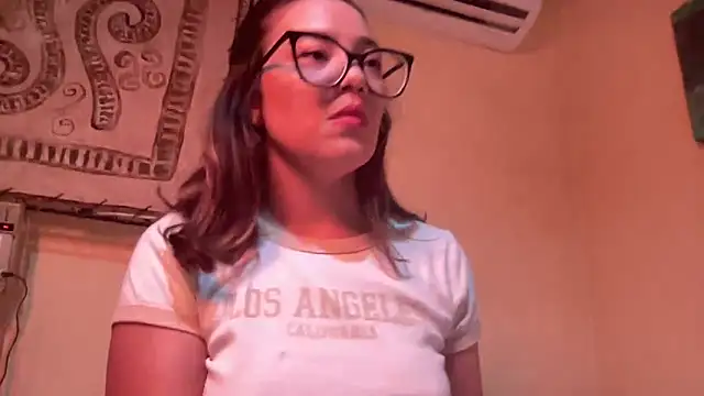 MadameNat online show from 02/19/25, 02:33