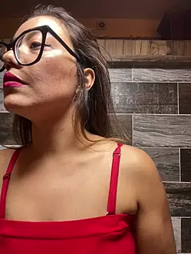 MadameNat online show from 03/22/25, 04:14