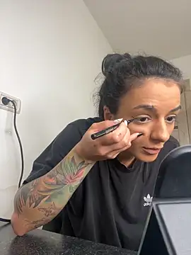 NNNoire online show from 10/26/25, 08:09