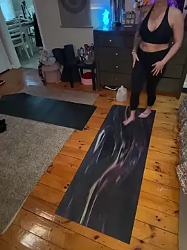 kittiekatieyogi online show from 02/17/25, 09:52