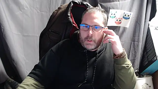 Snapshot of Streamlove77 chatting on 01/12/25, 01:37 Streamlove77 online show from 01/12/25, 01:37