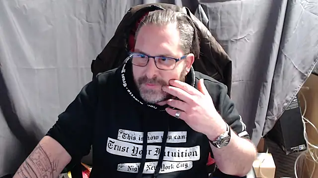 Snapshot of Streamlove77 chatting on 01/23/25, 05:42 Streamlove77 online show from 01/23/25, 05:42