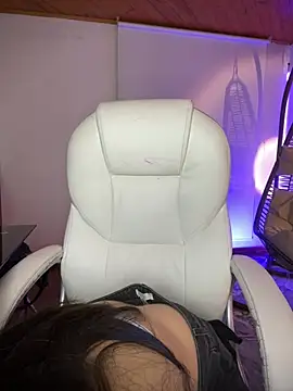 Camila pinkk online show from 05/18/26, 01:50