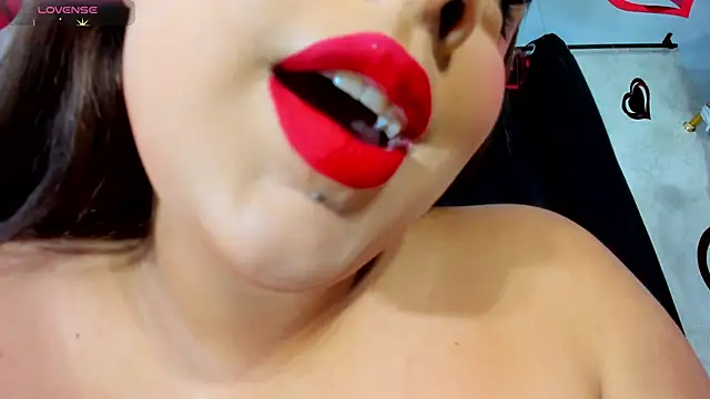 Snapshot of NAHIARA_LEE chatting on 02/21/26, 12:28 NAHIARA LEE online show from 02/21/26, 12:28