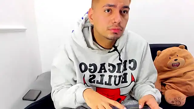 EnriquevillaF online show from 03/12/25, 01:19