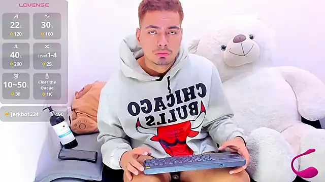 EnriquevillaF online show from 03/12/25, 04:24