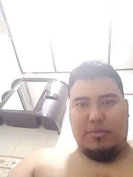 Snapshot of parejanuevahoff chatting on 11/14/25, 12:09 parejanuevahoff online show from 11/14/25, 12:09