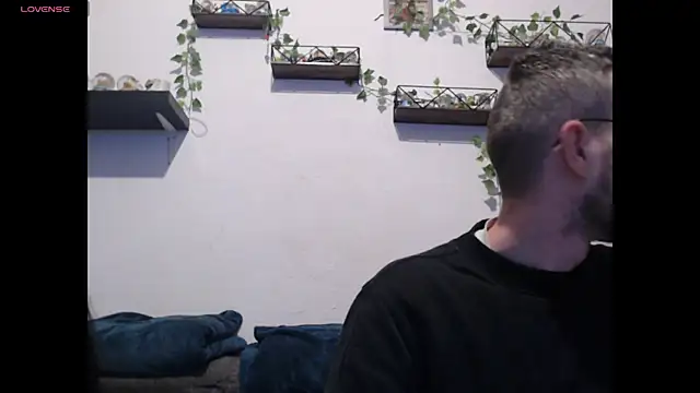 wawarruis online show from 03/15/25, 08:54