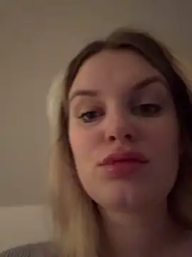 shiny bunnyyy online show from 01/18/25, 05:10