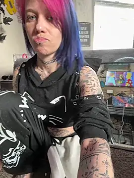 trashbrat online show from 06/06/26, 10:25