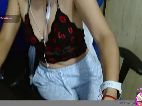 Snapshot of Danielagomez33 chatting on 03/15/26, 12:49 Danielagomez33 online show from 03/15/26, 12:49