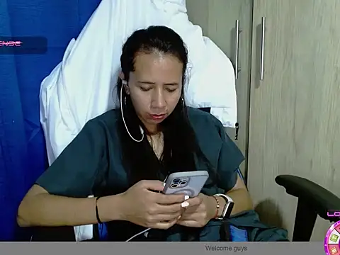 Snapshot of Danielagomez33 chatting on 03/22/26, 12:47 Danielagomez33 online show from 03/22/26, 12:47