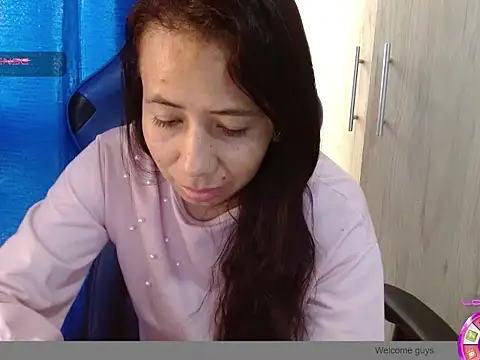 Snapshot of Danielagomez33 chatting on 03/25/26, 01:28 Danielagomez33 online show from 03/25/26, 01:28